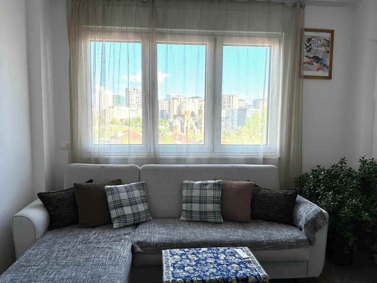 Yellowhouse Prishtine Bagian luar foto