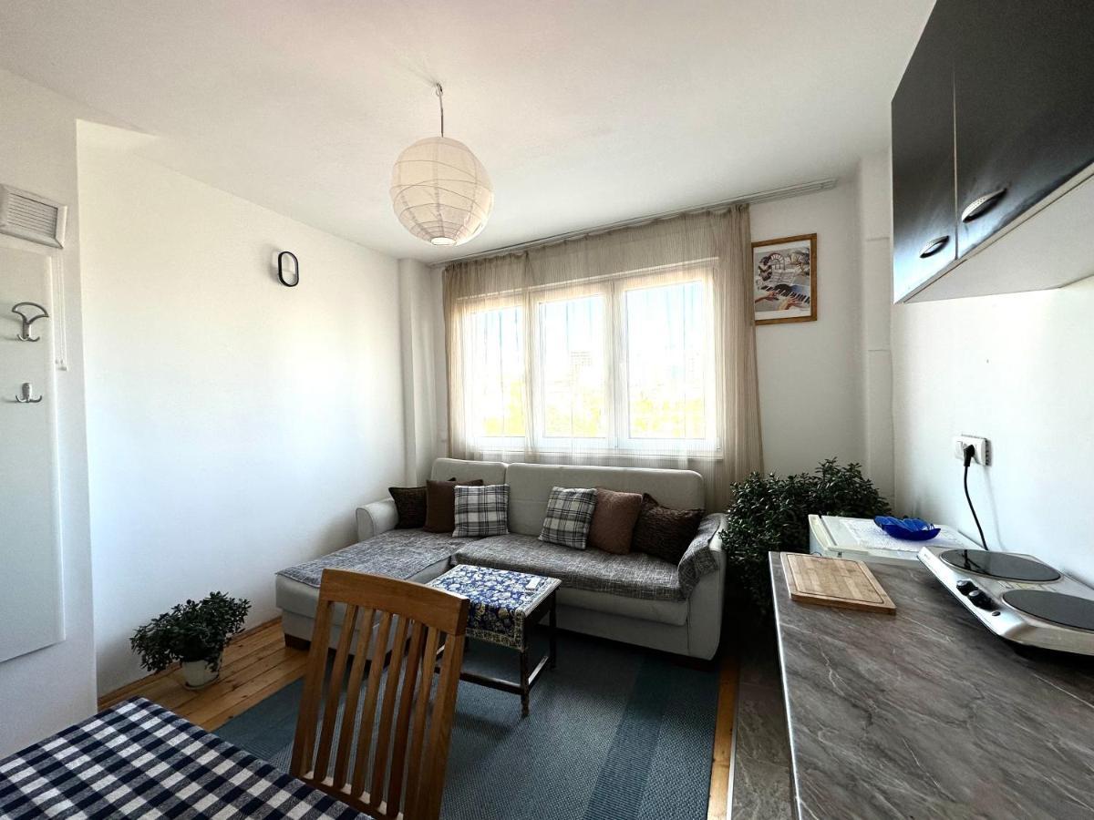 Yellowhouse Prishtine Bagian luar foto